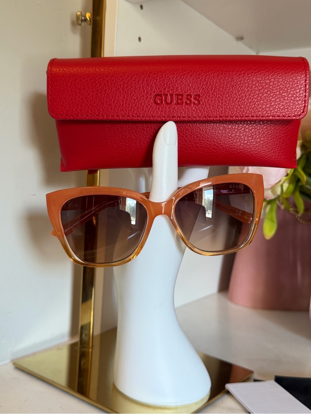 GUESS pink shades and Pebbled Leather Sunglasses Case